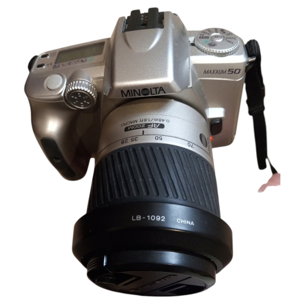 Minolta Maxxum 50 35mm Vintage Film Camera Silver w/28-100mm AF Zoom Lens & Case